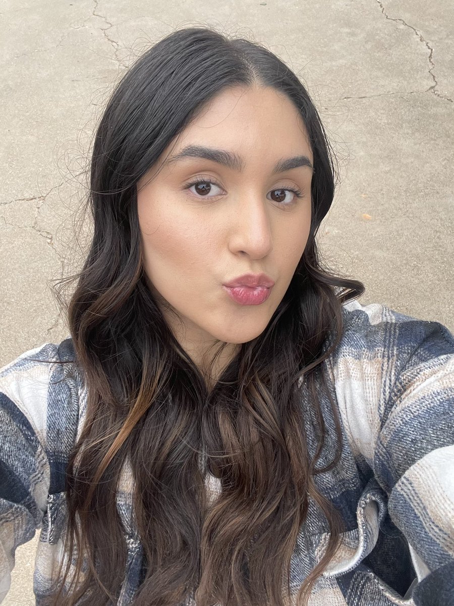 i don’t show ID at clubs, ‘cause they know that i’m 21🎂