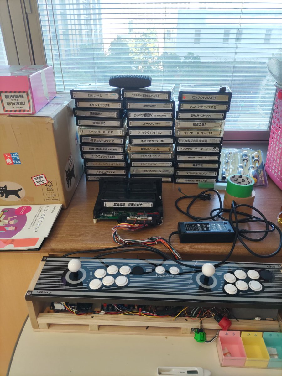 日本でもトップクラスの病室の棚を占拠してる🤓素晴らしい環境になってきた🤭先生方が興味しんしんな感じw