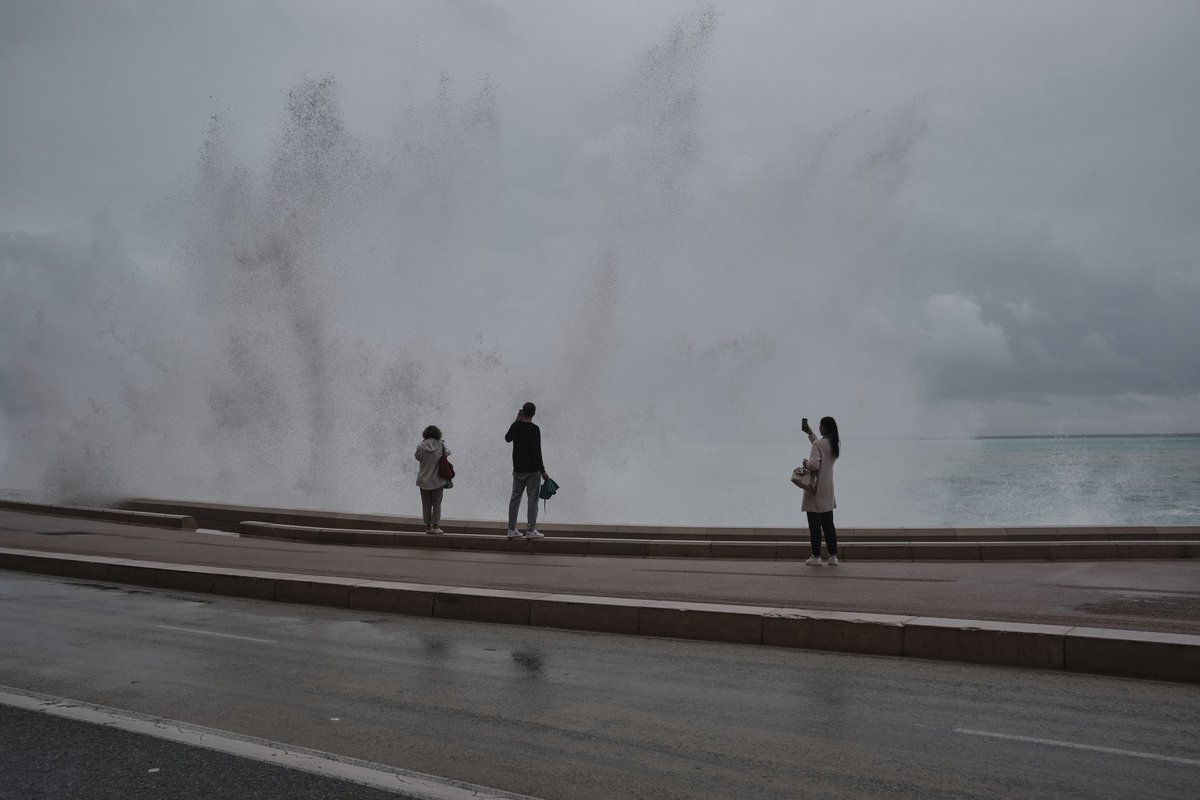 jergaaa's tweet image. Spectacle de mer...
#Nice #streetphotography