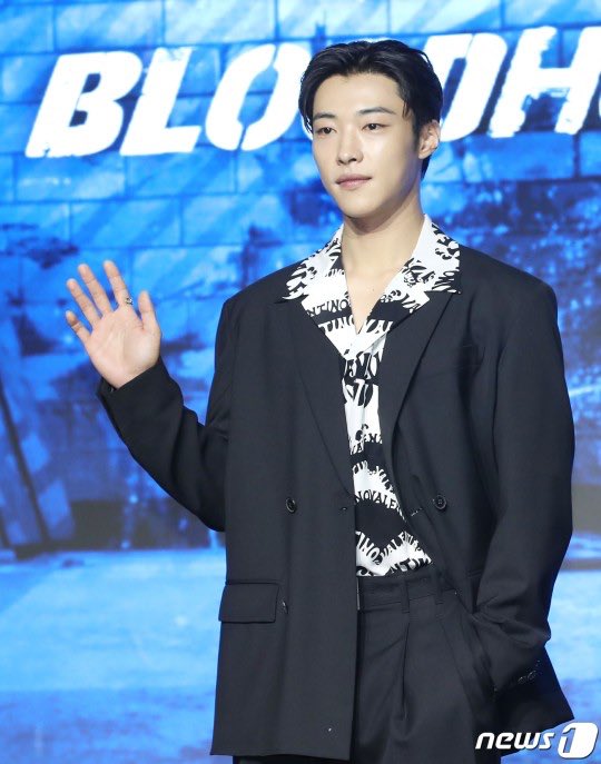 #WooDoHwan reportedly to lead a new film <#TropicalNight>, all the filming will be in Thailand.