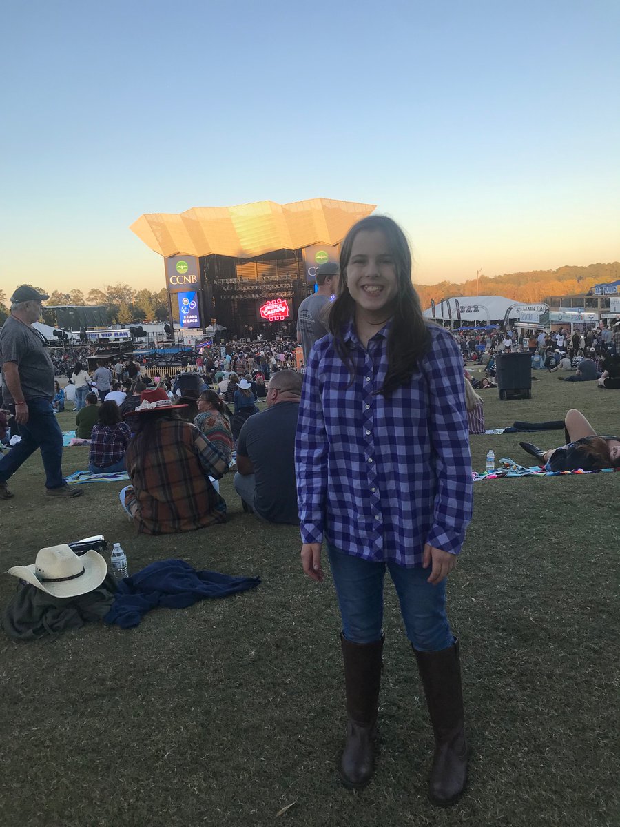 StephiHill's tweet image. Country Music Fest with my girl!

#LukeGrimes #VIPTickets #Sunset #Yellowstone