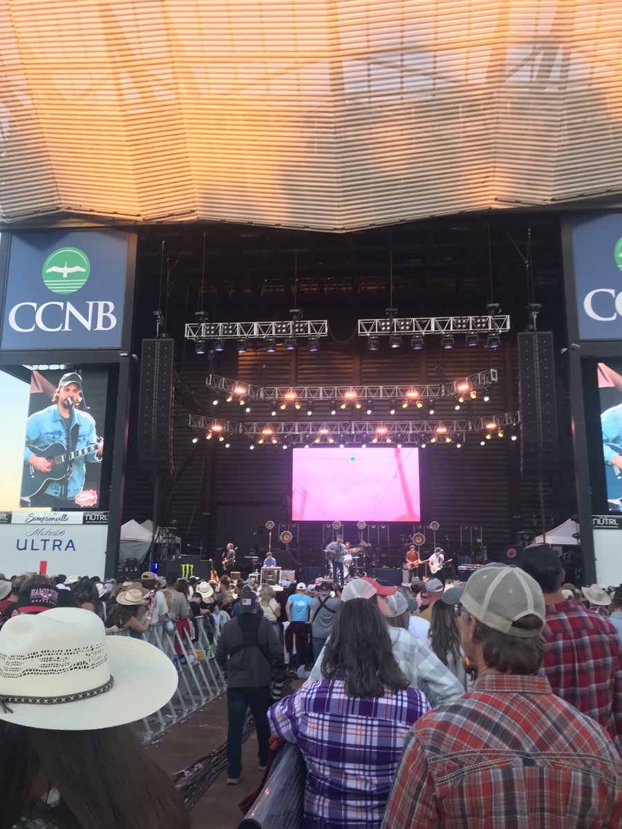 StephiHill's tweet image. Country Music Fest with my girl!

#LukeGrimes #VIPTickets #Sunset #Yellowstone