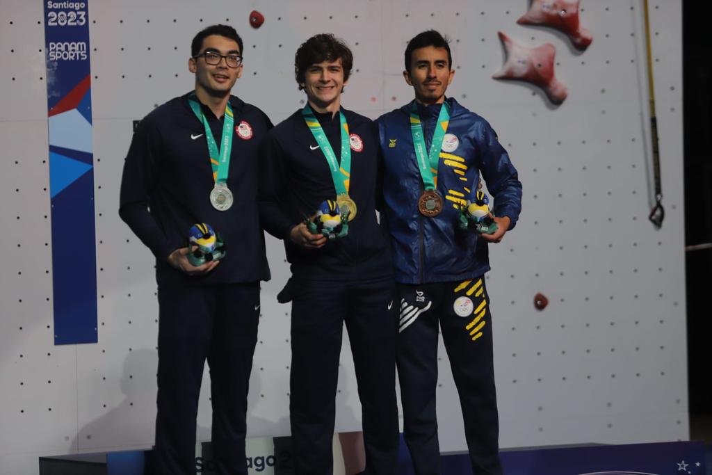 F9FV198WIAAO0kJ?format=jpg&name=medium