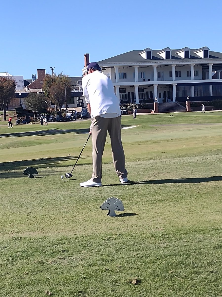 MusicCityTR's tweet photo. #SundayFunday with my guys @kentlmitch615 @TinCupWnsr missed @TimNicholsMusic #PinHighTim #Fore #GotJack #GolfAintSoBad https://t.co/BPNq8nZ0wu