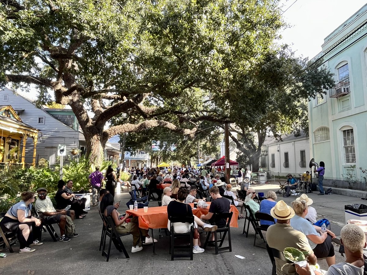 It was another gorgeous weekend here in New Orleans, so I made sure to head out each day after finishing some “homework” for the coming week.

Yesterday: Fried &amp; True <a href="/feteaufete/">Fete au Fete StrEATery</a> at St. Roch Market #friedchicken and the Tremé Fall Festival.