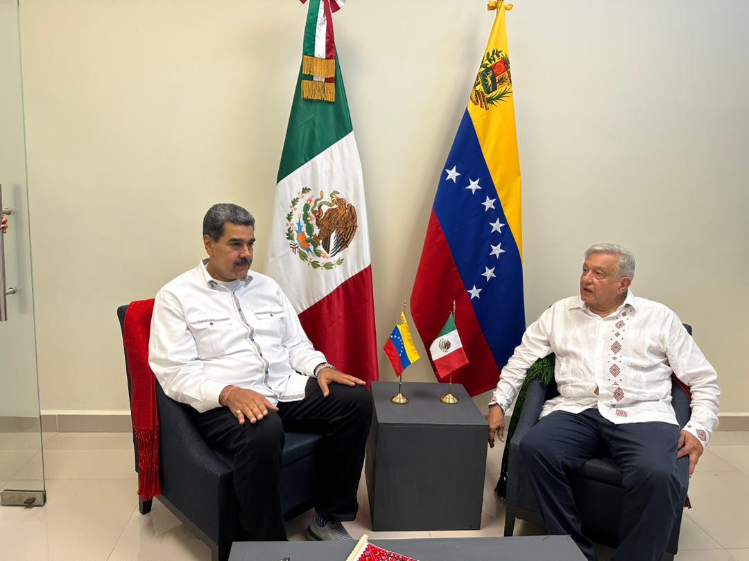 Sostuve una excelente reunión con el Presidente de México, Andrés Manuel López Obrador, en el marco Encuentro de Palenque. Le agradecí su firme rechazo a las sanciones contra nuestro pueblo que han sido causa fundamental de la migración en nuestro país. La unión y el