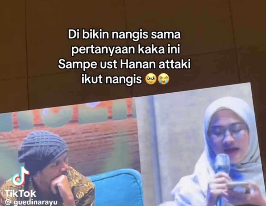 Bunda pokoknya harus sayang sama istri aku kelak melebihi sayangnya bunda ke aku!! 🥺Gapapa aku di jadikan pilihan keduanya bunda asalkan pilihan pertamanya bunda itu istri aku!! 🥺