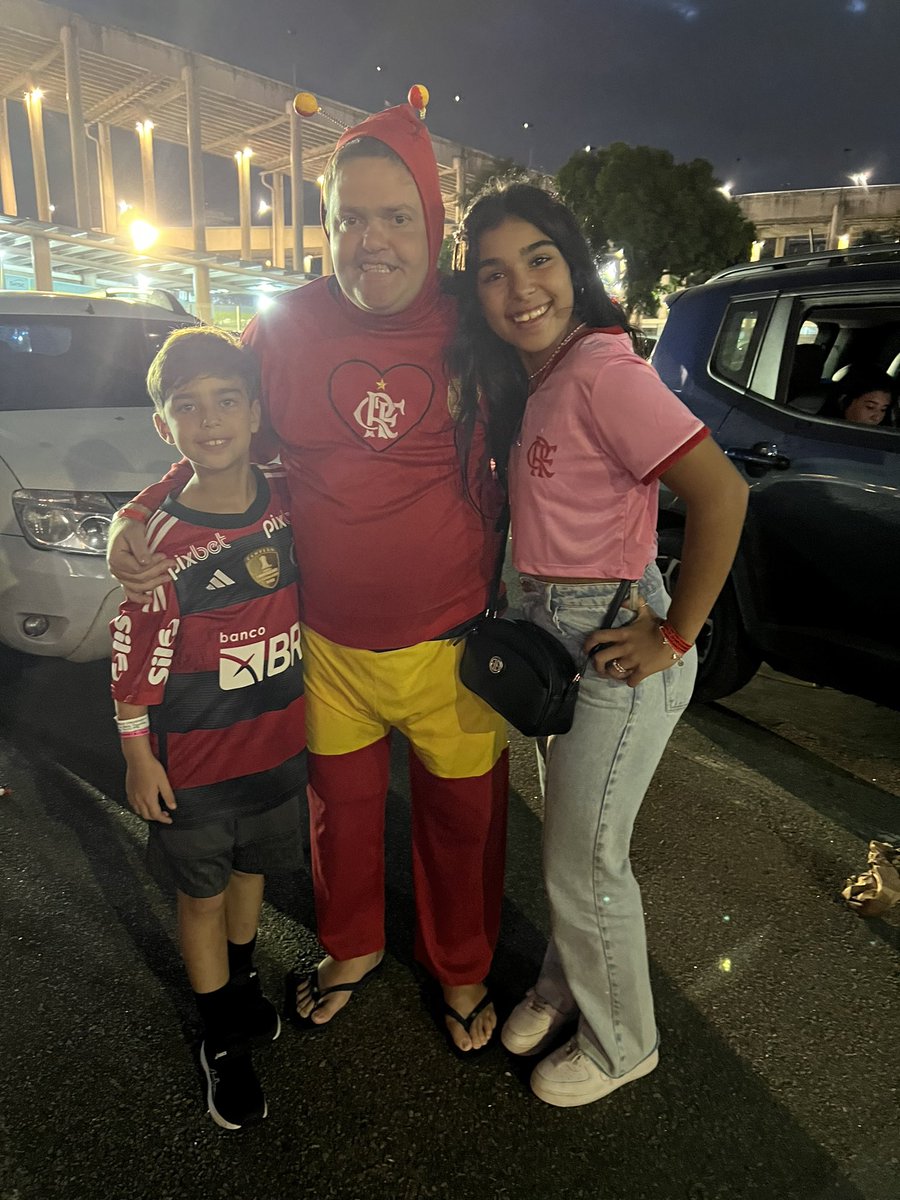 BitAdriano's tweet photo. Com rara exceções Meus ídolos não usam chuteira ❤️🖤❤️🖤

#PapoArquibaDeConcreto 
#charanga #Flachopp #Pinheiro #chapolin #filhos #issoaquiéflamengo https://t.co/fSpK01ypII