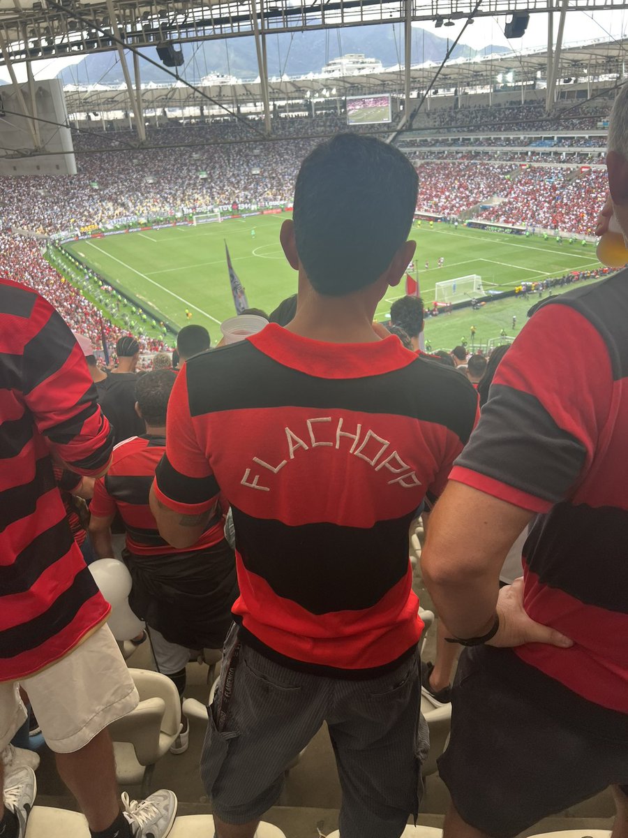 BitAdriano's tweet photo. Com rara exceções Meus ídolos não usam chuteira ❤️🖤❤️🖤

#PapoArquibaDeConcreto 
#charanga #Flachopp #Pinheiro #chapolin #filhos #issoaquiéflamengo https://t.co/fSpK01ypII
