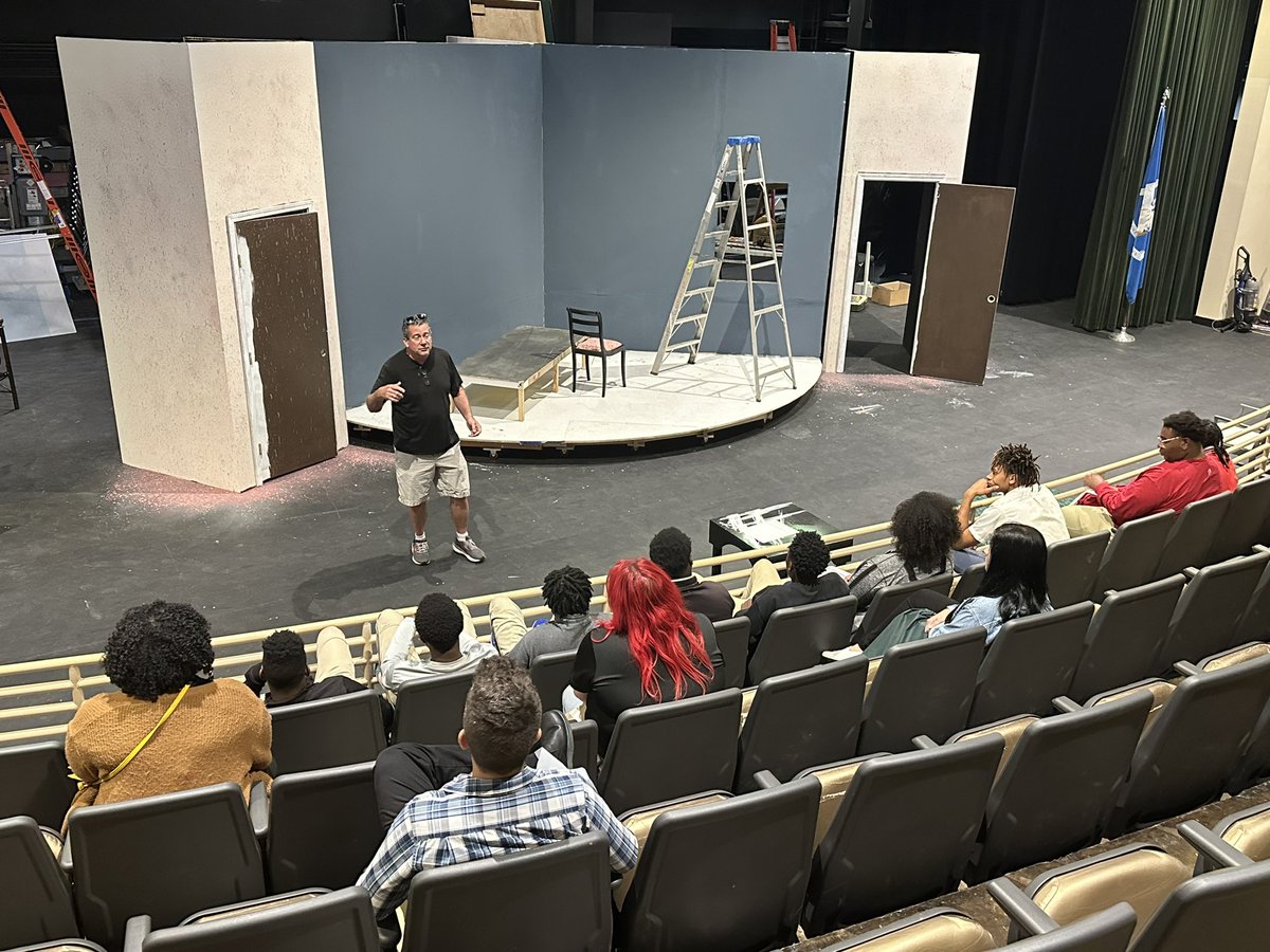 blandeche's tweet photo. Last week students from Landry Educational Programs Center took another field trip.  This time to Delgado CC.  We must always ensure students know the opportunities that await them.  This is a look at the theater department.  @delgadocc @scpps #ALLIN #alted #alternativeeducation https://t.co/q35mrGC4ir