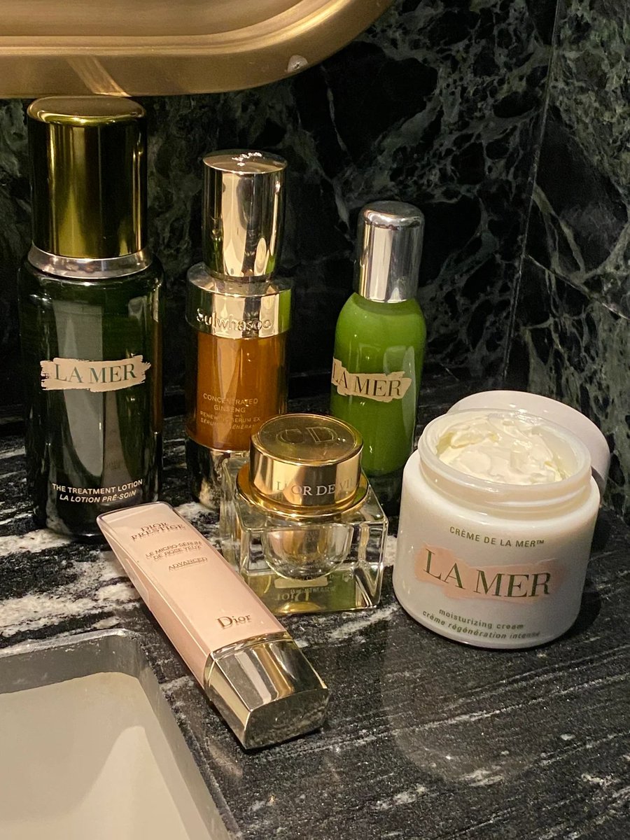 FrAdaCOMATE's tweet image. Night skin care routine.The secret to glowing skin🌙