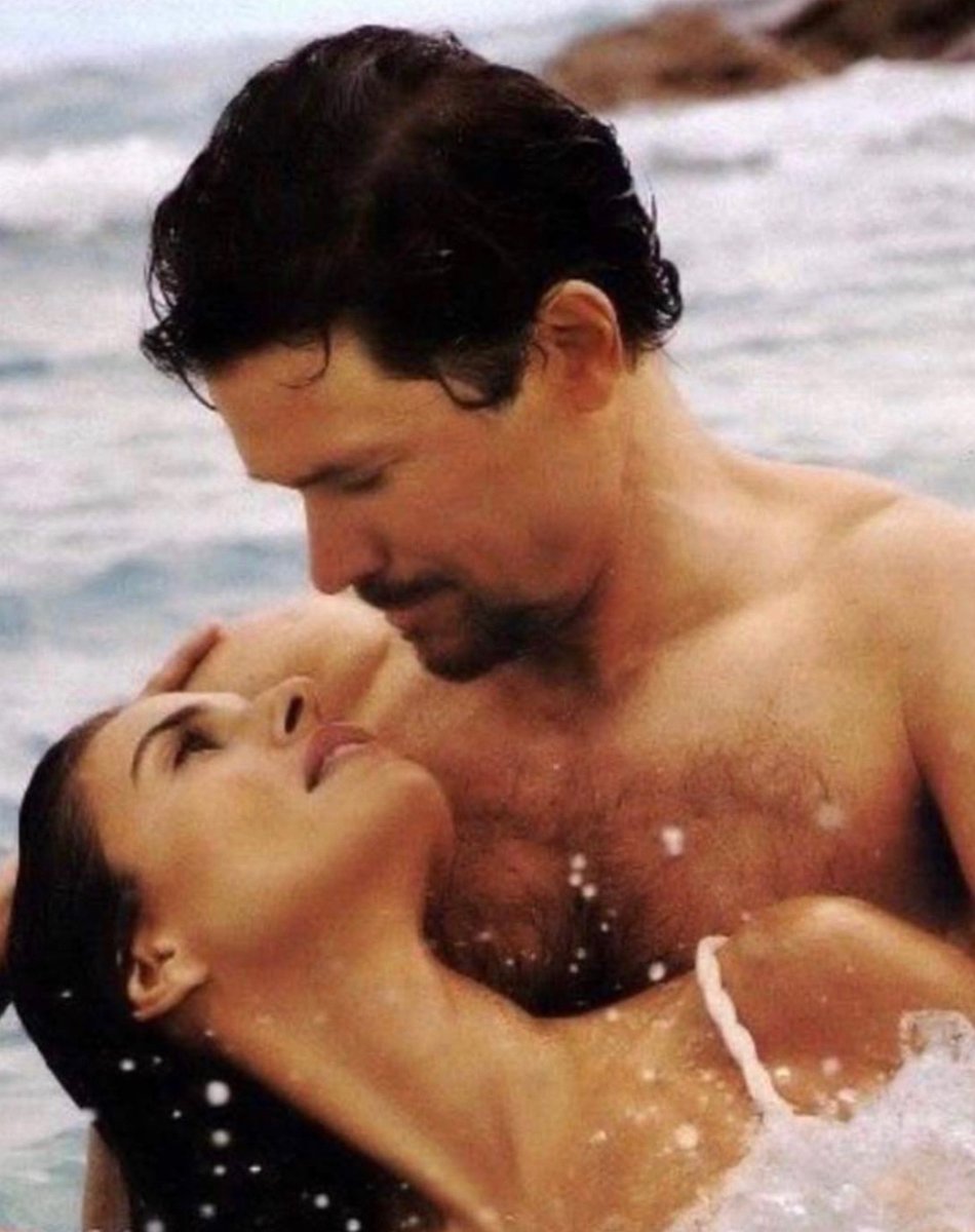 @socorros1765 Bo and Hope…💗🔥💗
For me…thee most romantic and passionate love story ever! @kristianalfonso and @peterreckell were simply dynamite together! 👏 #Days #hopebrady #bobrady