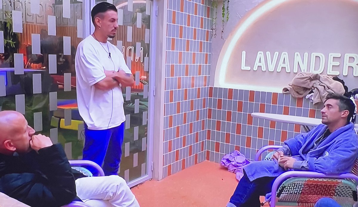 KokoroMiss's tweet image. Quiero ver a Javi sin Pilingo en la casa. Es un líder natural muy desubicado y crispado por gente que no le aporta. Antes de que se vaya, me gustaría verle integrado. #GHVIP22O