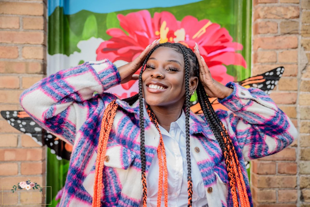 visitoshkosh's tweet photo. Senior Pics hit different in Downtown Oshkosh! 🎨🦋💜

📸: Haese Photography 

#DiscoverOshkosh #SeniorPictures #OshkoshArt #TravelWi #MuralsOfInstagram
#BlackGirlMagicIsReal https://t.co/x8jex1KGS3