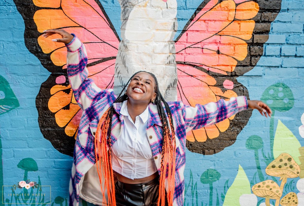 visitoshkosh's tweet photo. Senior Pics hit different in Downtown Oshkosh! 🎨🦋💜

📸: Haese Photography 

#DiscoverOshkosh #SeniorPictures #OshkoshArt #TravelWi #MuralsOfInstagram
#BlackGirlMagicIsReal https://t.co/x8jex1KGS3