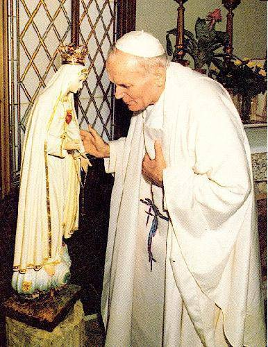 VirgenCoromoto's tweet photo. #ElSantoRosario es la #Oración de la solidaridad humana que refleja el espíritu de la #VirgenMaría, Madre e imagen de la iglesia. El Rosario se dirige a aquella que es la expresión más alta de la humanidad. #SanJuanPabloII https://t.co/oL45FWoOZa