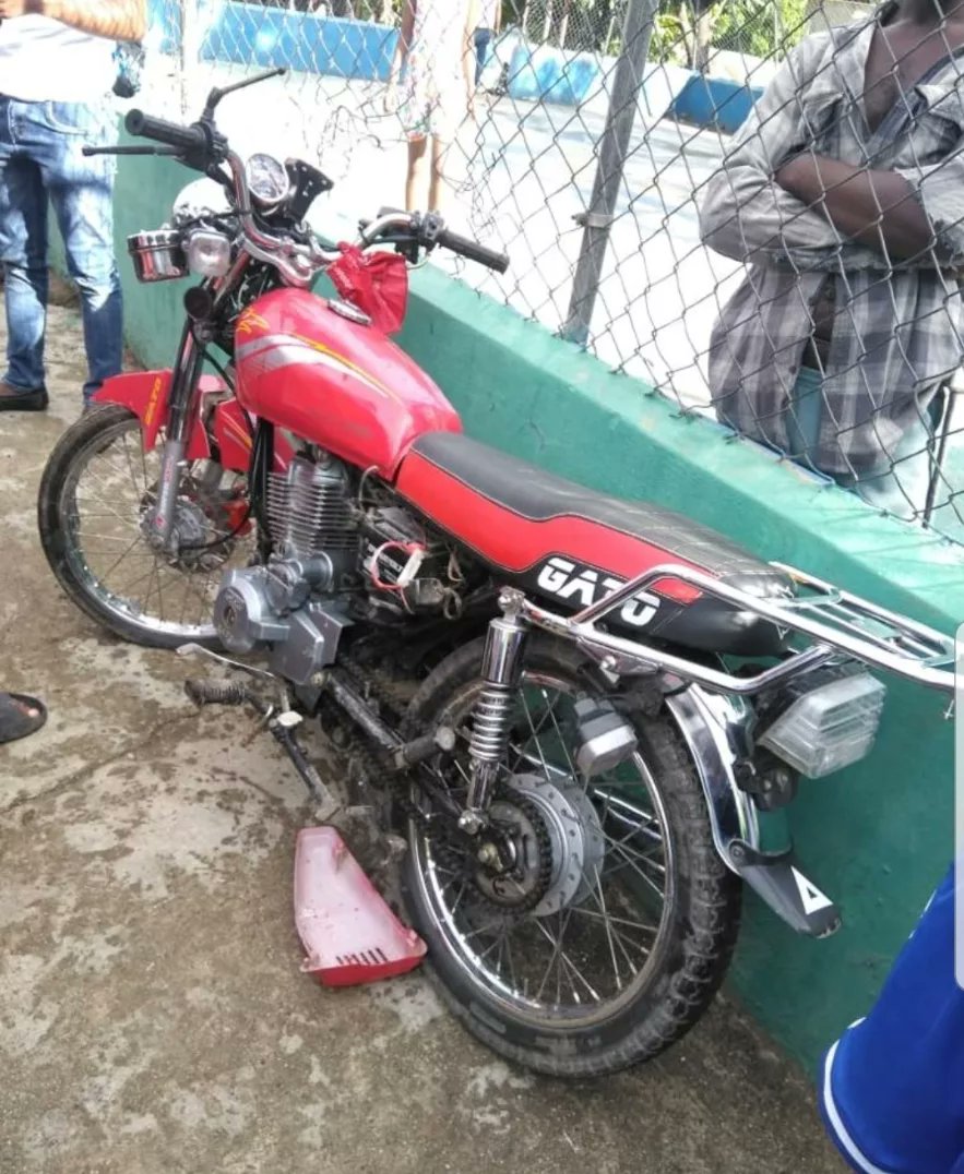 😥 Un fallecido  y un herido en choque de motocicletas carretera El Seibo-La Romana este domingo.
 
Detalles aquí franklincordero.com/2023/10/un-mue…

#accidente #carretera #elseibo #laromana