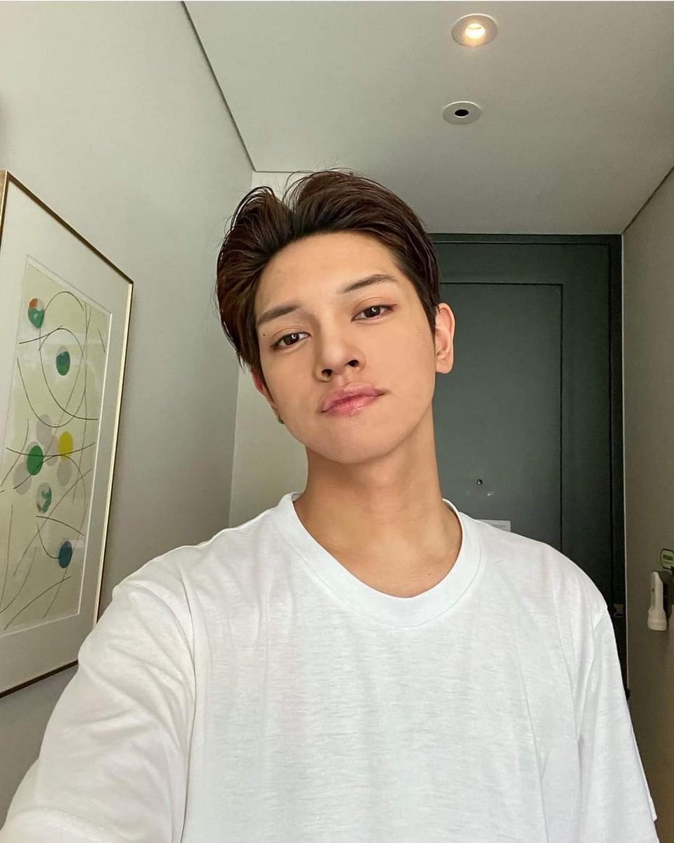 teamL_OFC's tweet photo. [🖼️] L Instagram Update

☀️ looking so fresh our dearest L! We miss you so much na!!! 

IG: @newid_l 

#New_ID #New_ID_L #eLeven https://t.co/EnvWdvhvcm