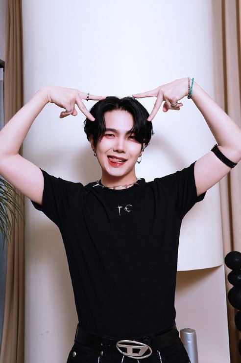 POP GOLDEN  - GOLDEN THAI ACTOR/ACTRESS 2023 

Goals:
✨️ 200 RT = 200 VOTES
✨️ 400 RT = 400 VOTES

RT/QRT with 👇
I vote #BuildJakapan for #PopGoldenAwards

#Beyourluve <a href="/JakeB4rever/">BIU.</a>