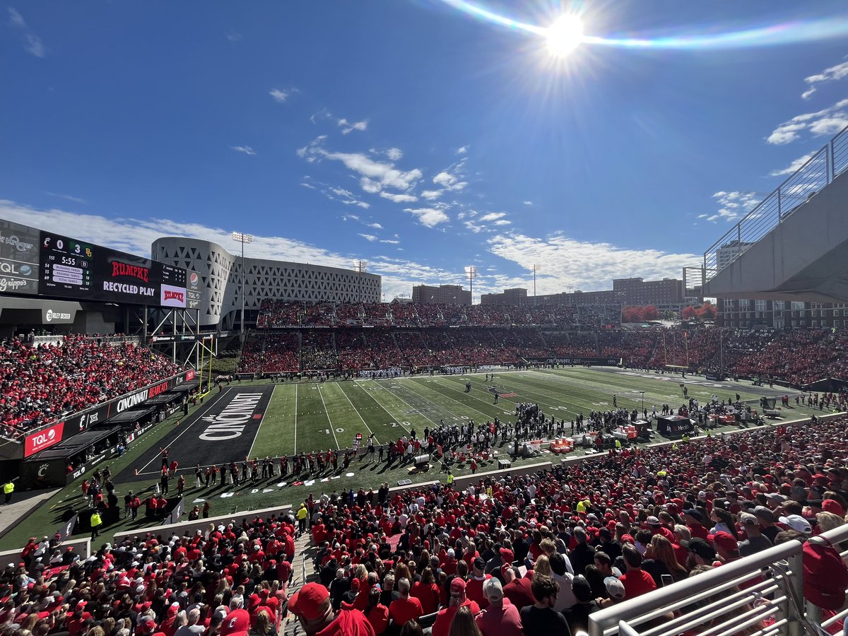 joey_debrincat's tweet photo. Thank you @GoBearcatsFB for the amazing Gameday Visit‼️⚫️🔴 @TheGuruStew @Coach_Cass @RisingStars6 @TheD_Zone @247Sports @AllenTrieu https://t.co/PN1VxQzN7r