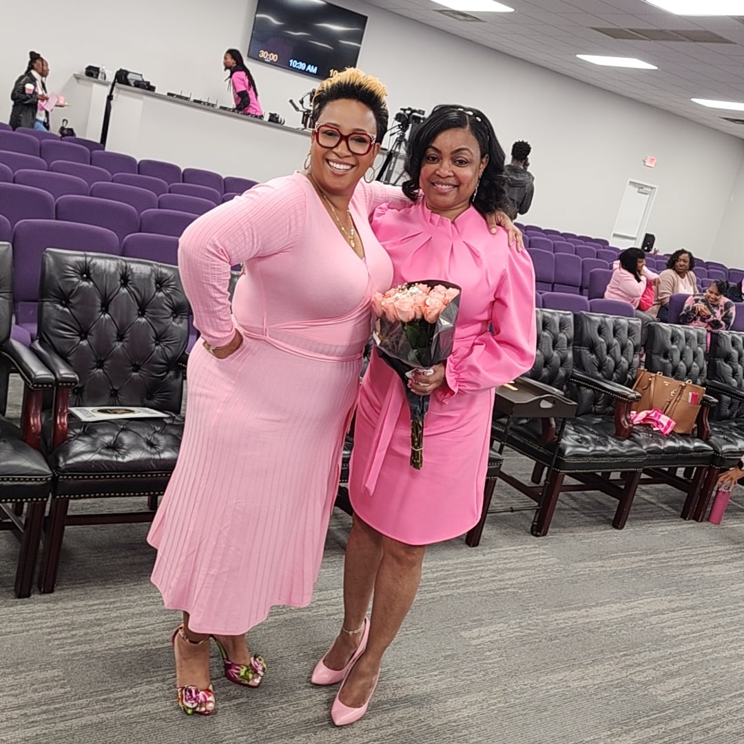 SunShyne518's tweet photo. First Lady Tasha Rodgers and Tasha Sissy Mason ...
LadyT led a powerful panel discussion!!
#PinkOutSunday https://t.co/rcQRtPAkDW