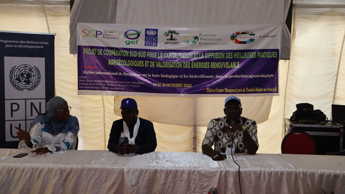 ElsouleyDiallo's tweet photo. Panel sur la problématique du financement du développement local de la Foire des Innovation  Communautaire, animé par Monsieur @khatarymbaye
Coordonnateur national du Programme de Financement du FEM en présence du représentant du @PNUDSenegal @AdtgertInfo https://t.co/DgbE0Qw7QW