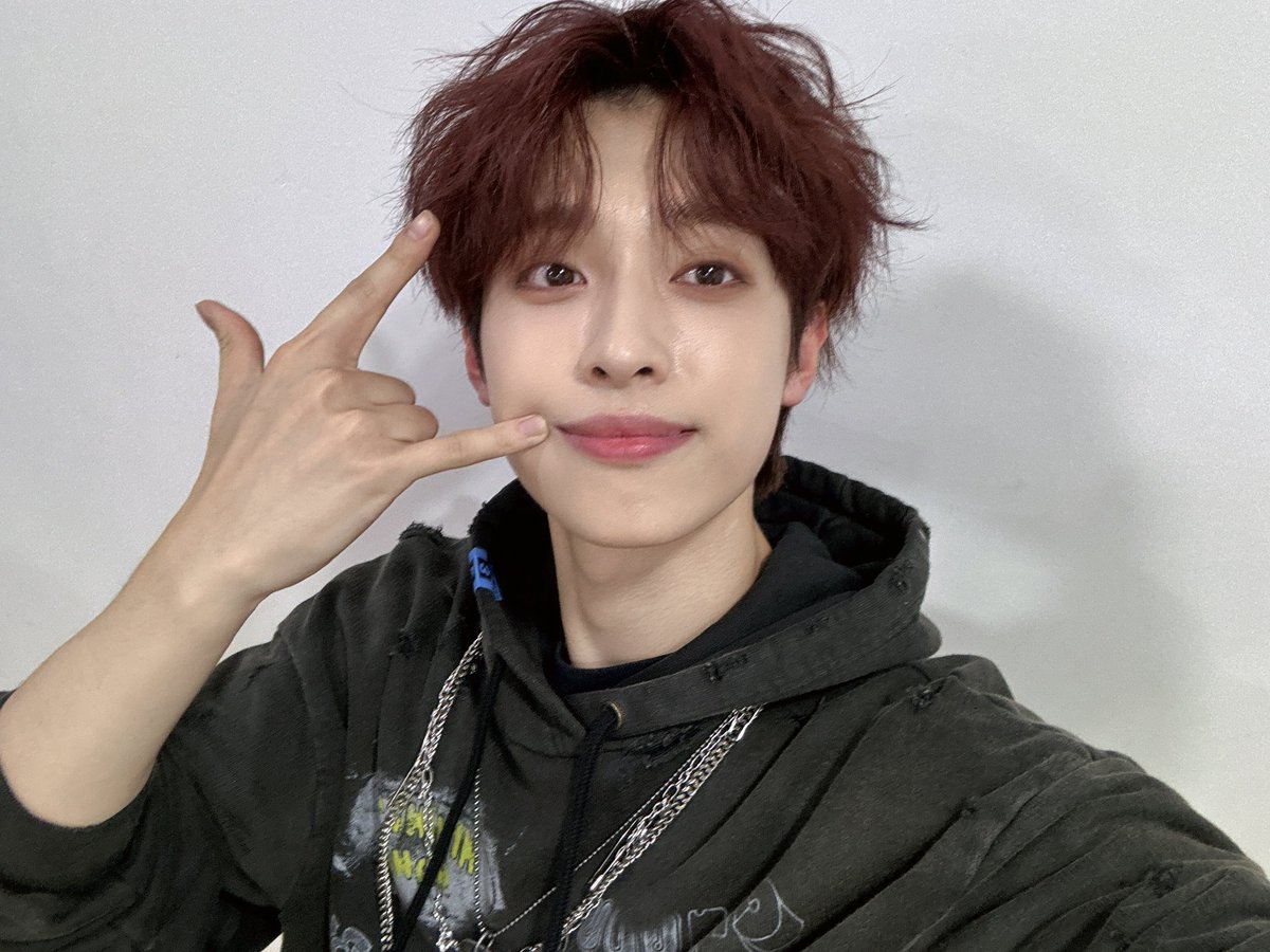 XH_official's tweet photo. 많이 웃자! 😁

#XdinaryHeroes #Gaon #가온 https://t.co/JBaNwAadsE