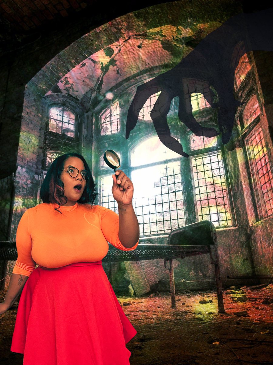 Jinkies! I have been on Twitter in forever! Anyways, happy spooky season! 👻 
#velma #Halloween