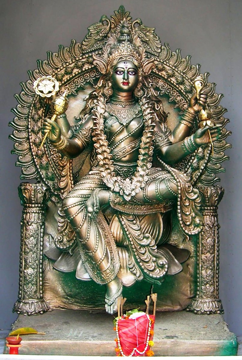 Shovaniavedfarm's tweet photo. #Navratri2023 #Navratrirules #Navratri #rituals with @Shovaniavedfarm #ShardiyaNavratri
#Day9
#PeacockGreen
#Siddhidhatri is the ninth and final among the Navadurga (nine forms). Siddhi- supernatural power or meditative ability, and Dhatri - giver or awarder.
#sahasrara chakra https://t.co/ePMELfO5gN