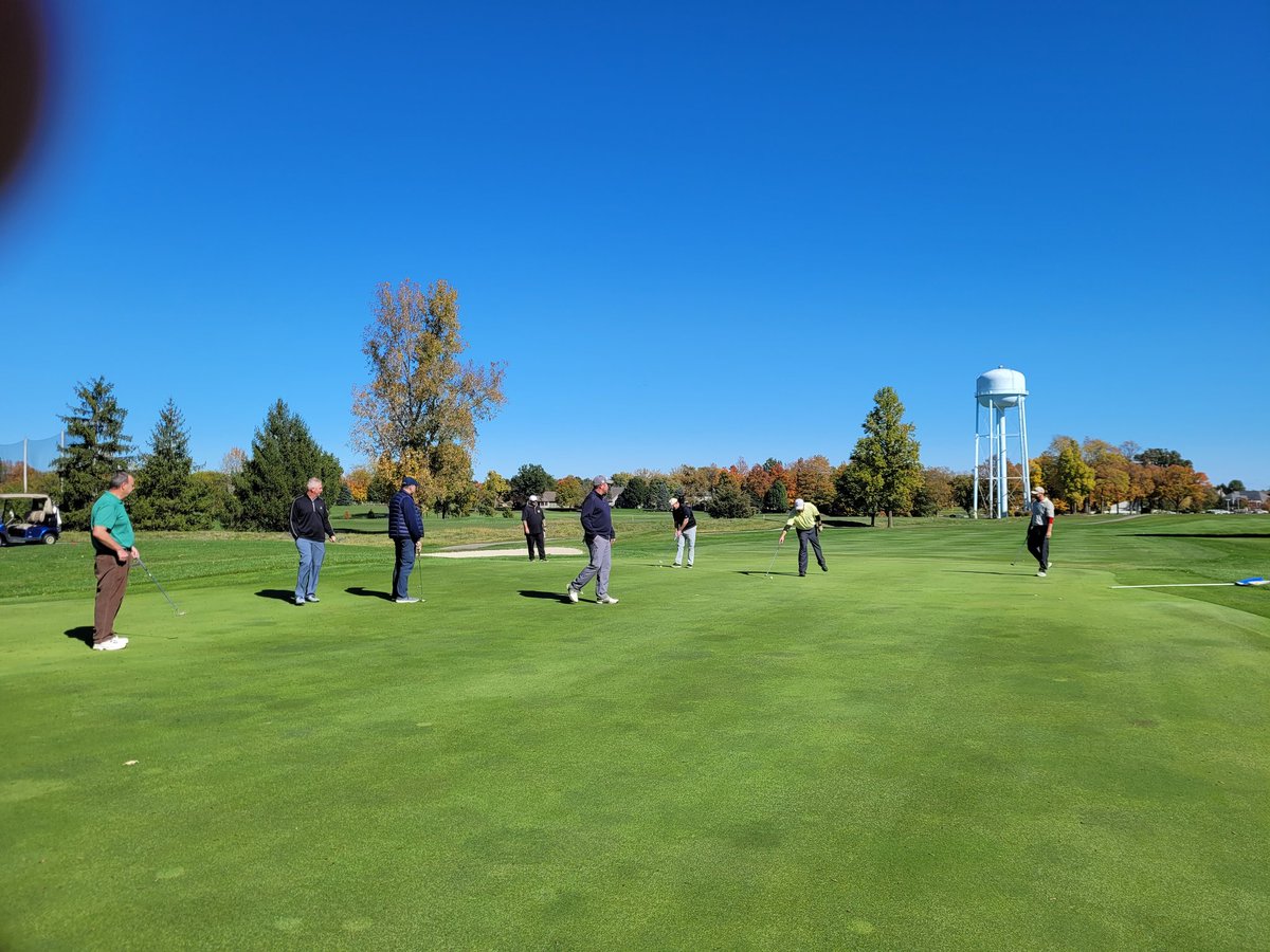 dougmeyer5's tweet photo. #AllKnightAllDay Great day with former teammates, great friends!Course was great, golf mediocre(at best), but the laughs, memories and friendships are where it is at! @harryJfbg @ChrisPhxBiz @MFozz12 @SpeerChad @WerkPGA @Bobert52 @zachwolma @MUKnights https://t.co/CwsHWsRkFM