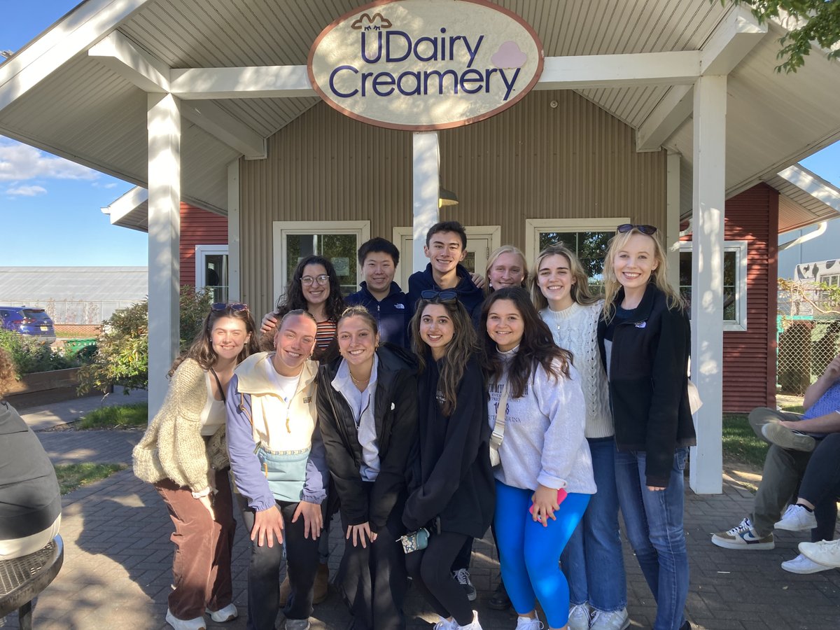 Lauren Genova tweet media