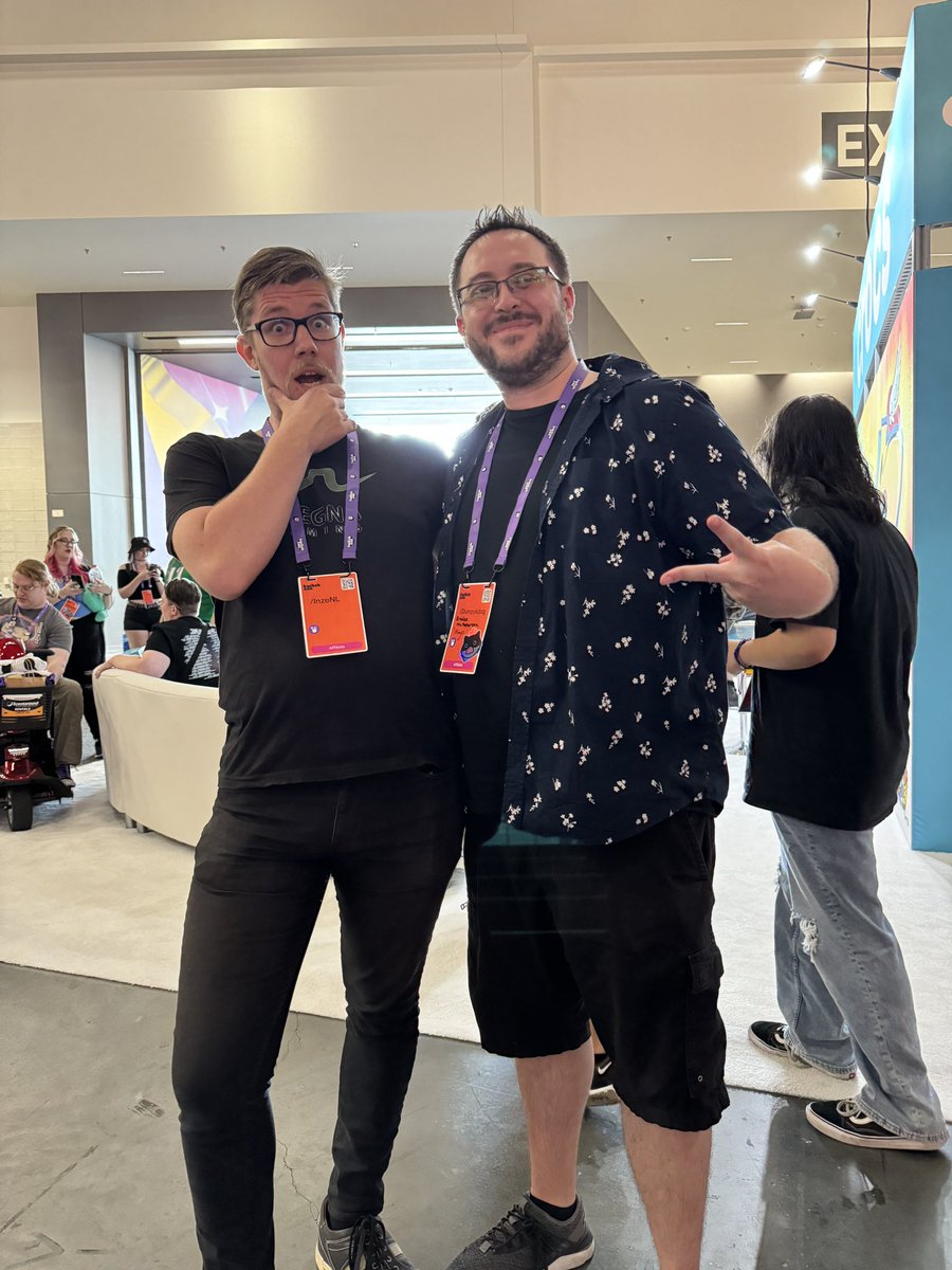 Dumpykdog's tweet photo. The fact I got to finally meet this fucking guy!!! @InzeBielderman https://t.co/I4uTTuFSVB