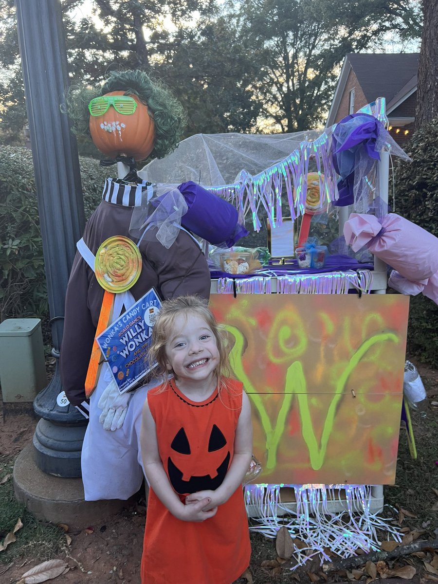 Full circle moment- getting to walk around Roswell, see the MPE scarecrow…and then have my daughter take a picture with it! #foreveramustang