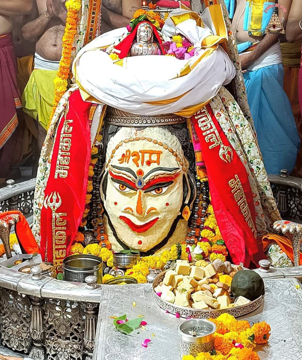 *🙏🌹जय श्री महाकाल 🌹🙏*
*श्री महाकालेश्वर ज्योतिर्लिंग का आज का भस्म आरती श्रृंगार दर्शन*
*🔱 (सोमवार) 23 अक्टूबर 2023 🔱*
*🌹ॐ नमः शिवाय*🌹🙏💐

<a href="/BJP4MP/">BJP Madhya Pradesh</a> <a href="/BJP4India/">BJP</a>