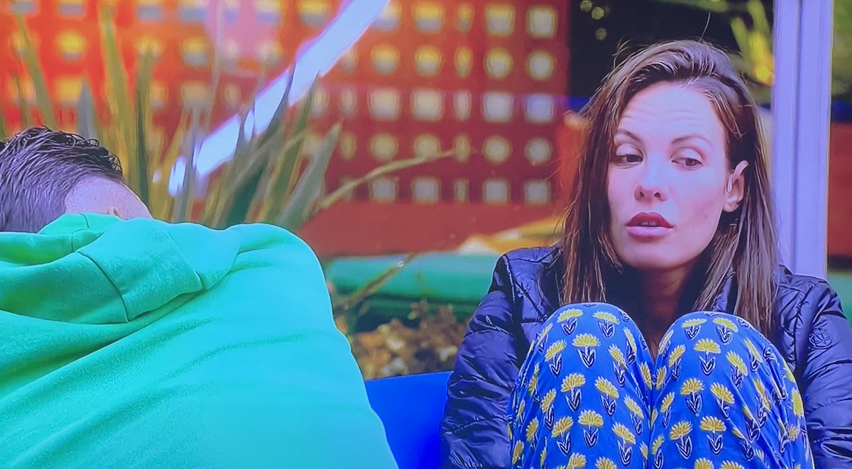KokoroMiss's tweet image. Pablo, mañana ponte el plumas, coge el megáfono y dile cuatro cosas al Pilingo, que tú no le ves competencia contigo pero Jessica sí. #GHVIP22O