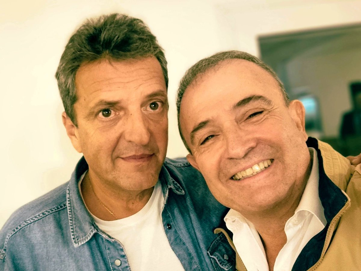 pedropesatti's tweet photo. 👏💙Felicitaciones querido amigo, futuro Presidente y líder de un gobierno de unidad nacional

Desde la pluralidad de ideas, con federalismo y con sensibilidad social.

Dentro de la democracia todo, fuera de ella nada!

Tenemos con qué! 
Y te tenemos a vos!

🇦🇷Viva Argentina! https://t.co/ps7amYo5Dy