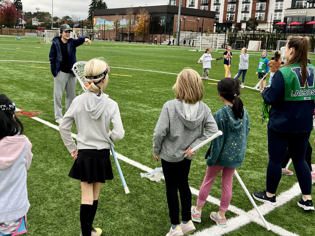 gracehmltn's tweet image. Mood for 5 years of @PremierLacrosse 🤘🏻

Ever in awe of what this group of dreamers and doers has built. This team rocks. 

Spent the day sharing the game with some little ones. I’m grateful this generation of players has pro (and Olympic!) dreams to realize. 

Happy #PLLDAY!