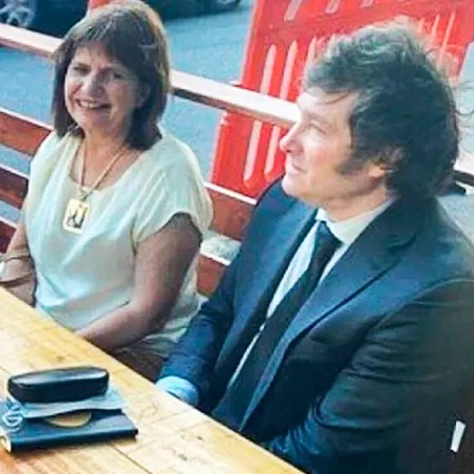 🇦🇷 | EXTRA URGENTE: Patricia Bullrich CONFIRMA  que no hará pacto con Sergio Massa o con el gobierno socialista de Argentina. Por lo cual el comunismo será derrotado en segunda vuelta en Argentina con Javier Milei. ¡VIVA LA LIBERTAD CARAJO!