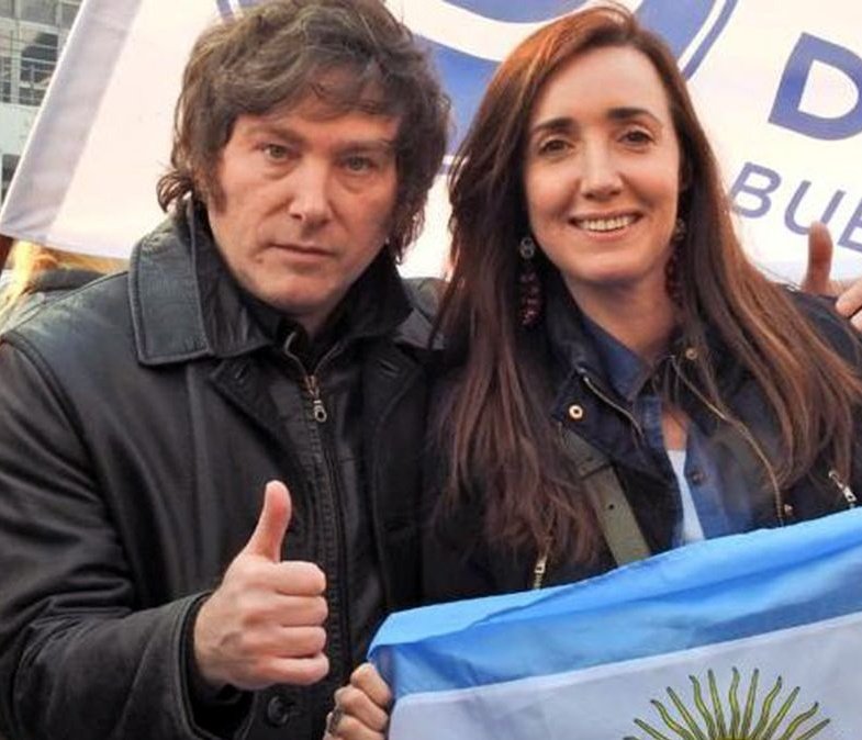 Trumperizar's tweet photo. Votantes de Bullrich. Ustedes eligen. 

Libertad o Kirchnerismo. https://t.co/lfBiS9FU8p