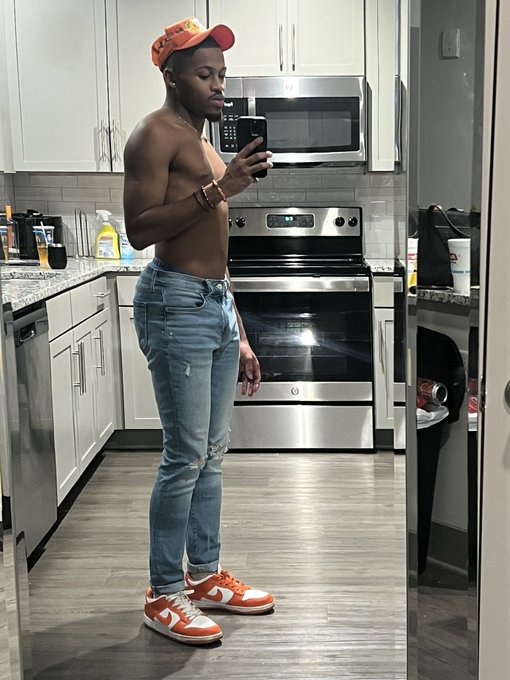 🥱 https://t.co/l0c9P5jsxj