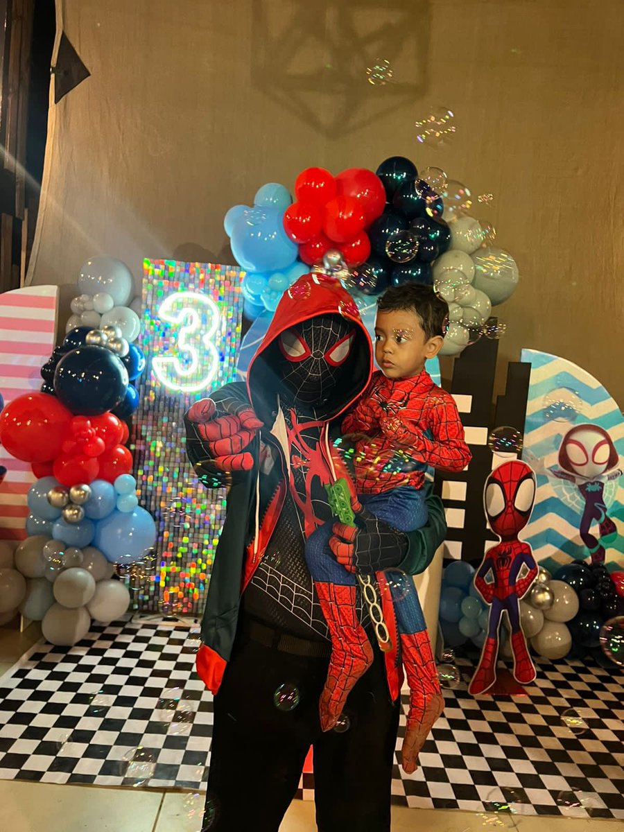 rafapark's tweet photo. Para regalárselo a mi hijo  #QuieroMiPaqueteDeSpiderMan2 https://t.co/4amvIsLT4w