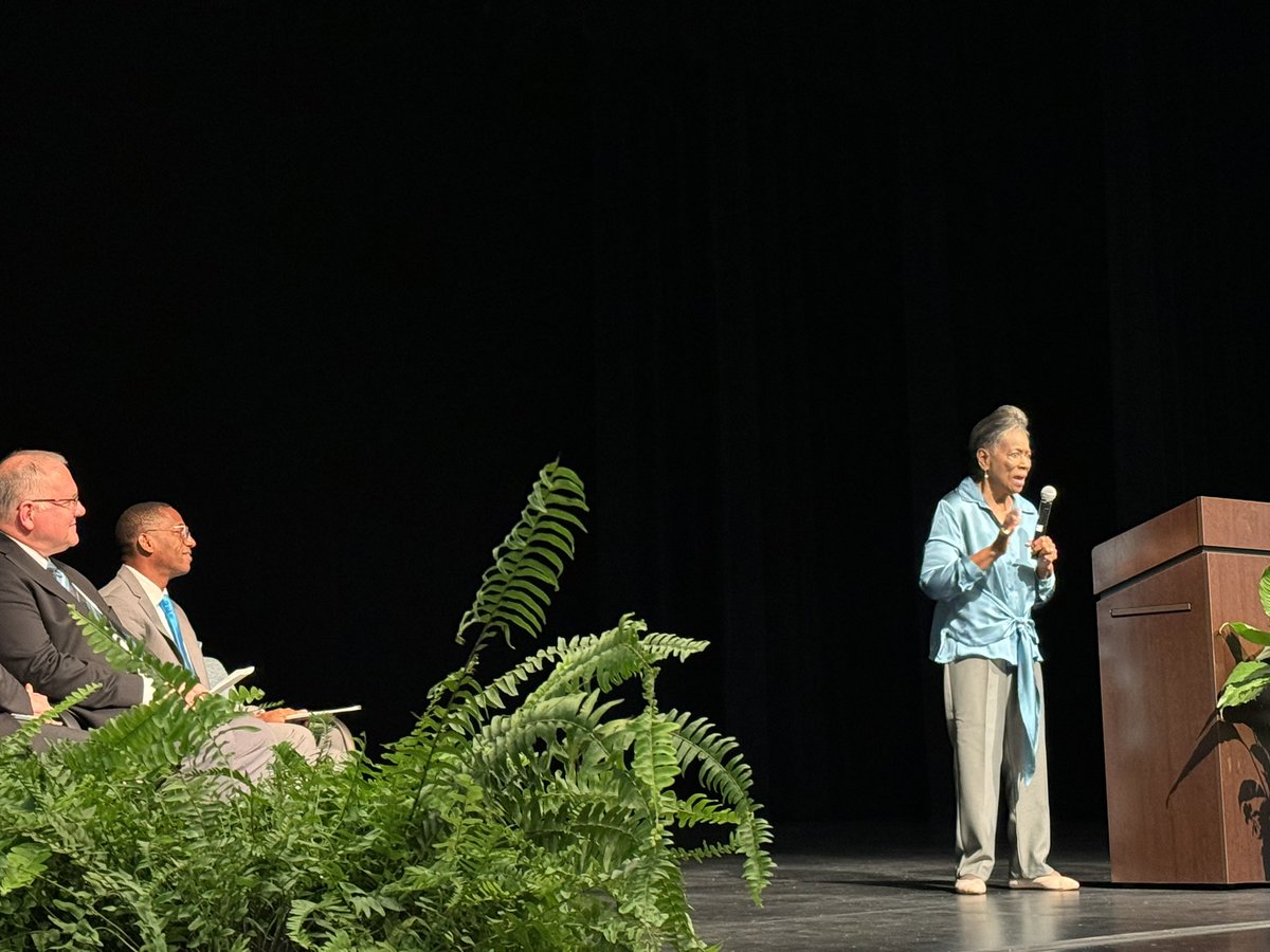 Kimberly Smith tweet media