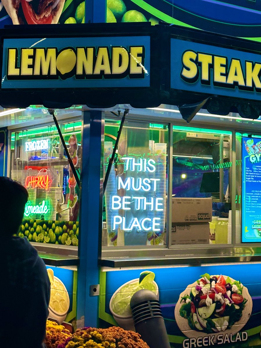 bugkween_'s tweet image. the fair was pretty cool, I ate a lot of delicious garbage food