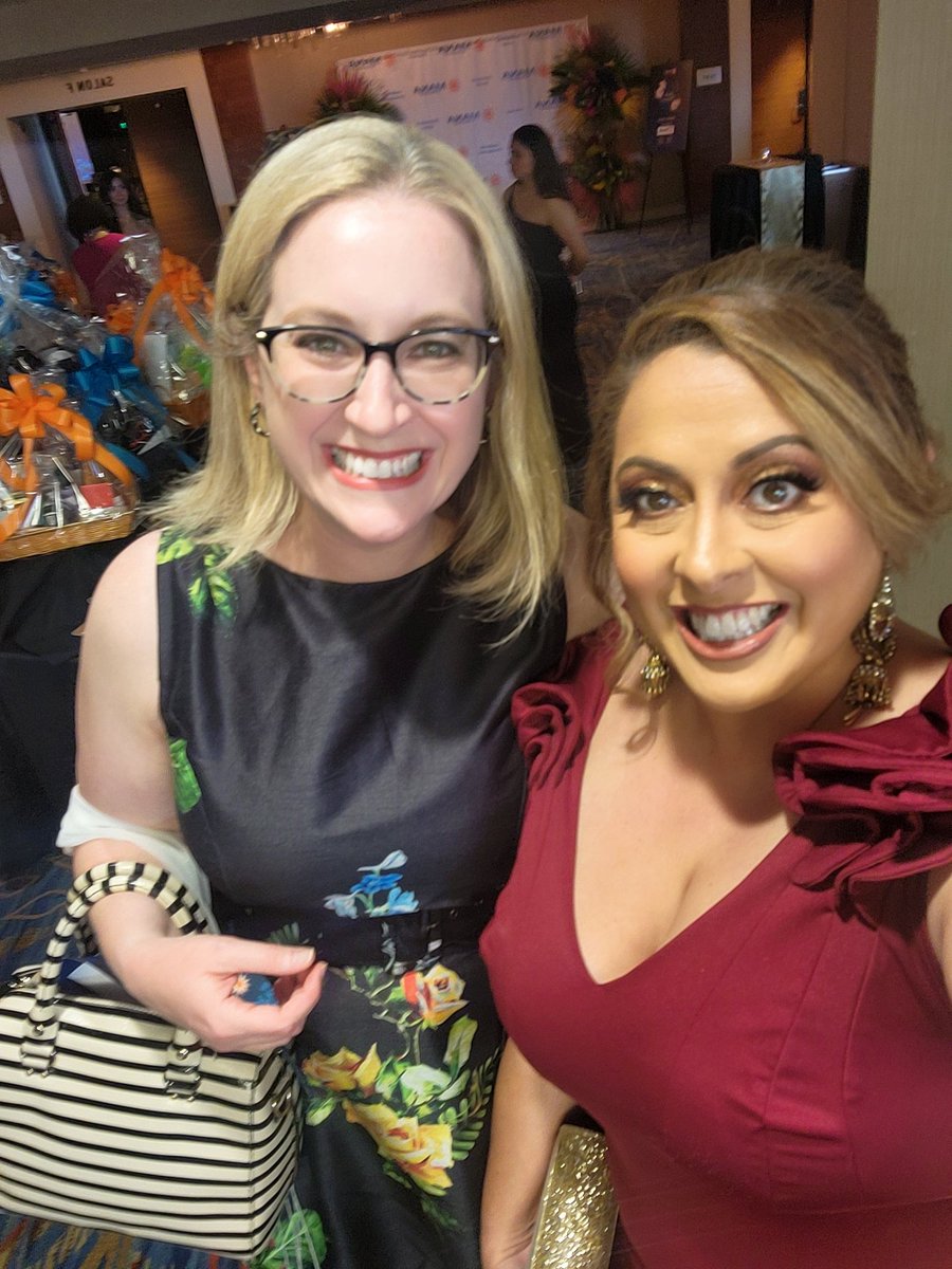 HeatherFerbert's tweet photo. Excited to be part of the Mana de San Diego Brindis last night to support the organization's 35 years of dedication to supporting and empowering young Latinas through mentorship! Together, we're shaping a brighter future. #MentorshipMatters #ManaSD https://t.co/56r5LlUDJQ