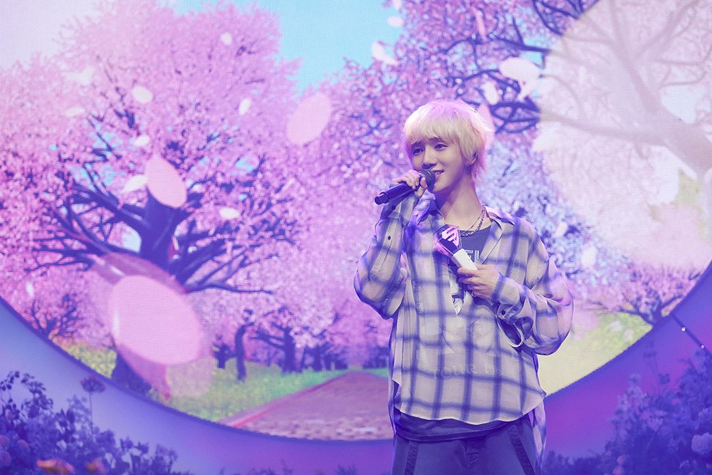 YESUNG_smtown's tweet photo. 슈퍼주니어 예성, 6년 5개월 만의 국내 콘서트 ‘Unfading Sense’ 성황!
아티스틱 보컬, 밴드 세션, 무대 오브제 어우러진 ‘감각’의 향연!
“첫 솔로 투어 시작점, 용기와 힘을 준 모든 분께 감사하다” 소감!

https://t.co/9MjeTcvjJ8

#예성 #YESUNG
#슈퍼주니어 #SUPERJUNIOR 
#Unfading_Sense https://t.co/FlXhIMPaeE