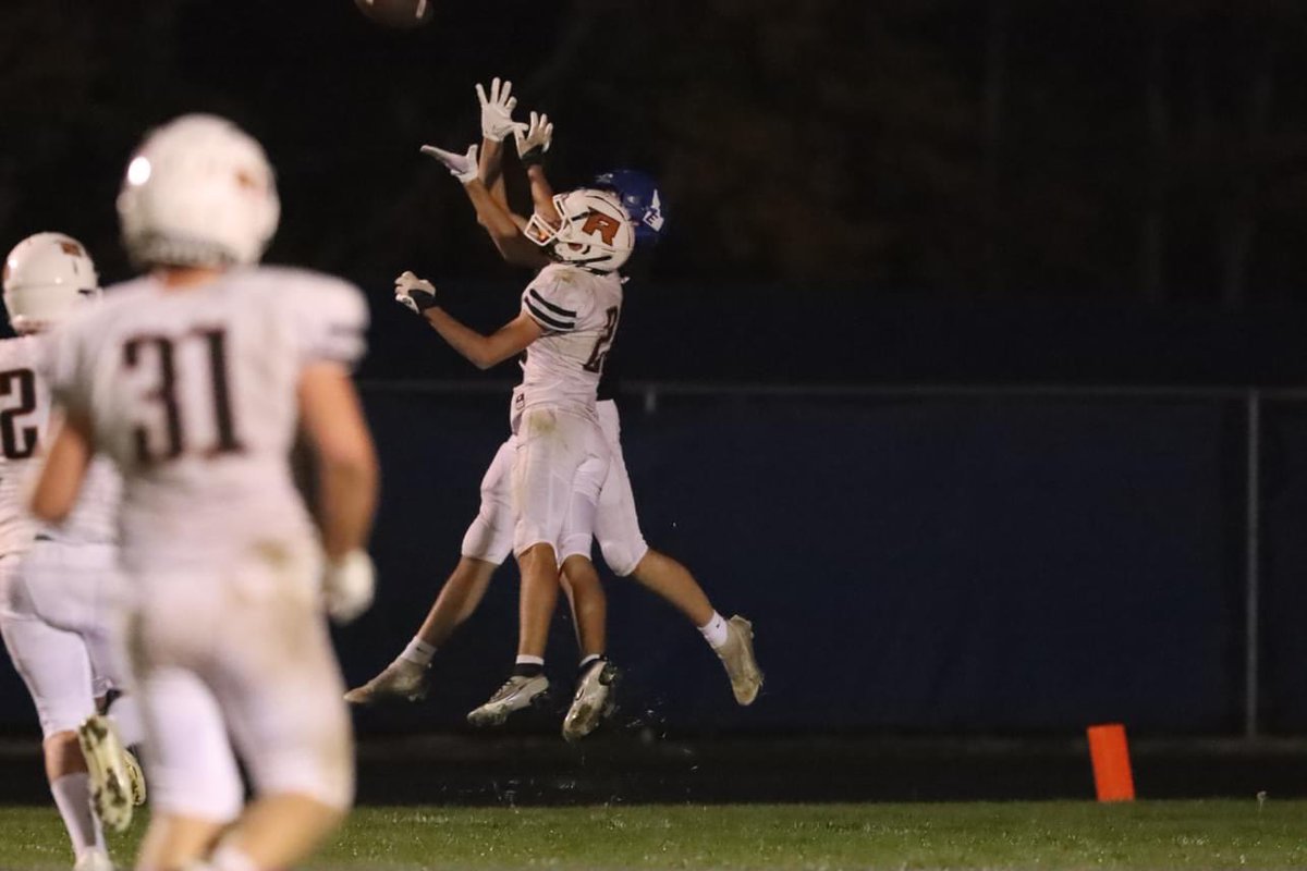 Haus Davis tweet media