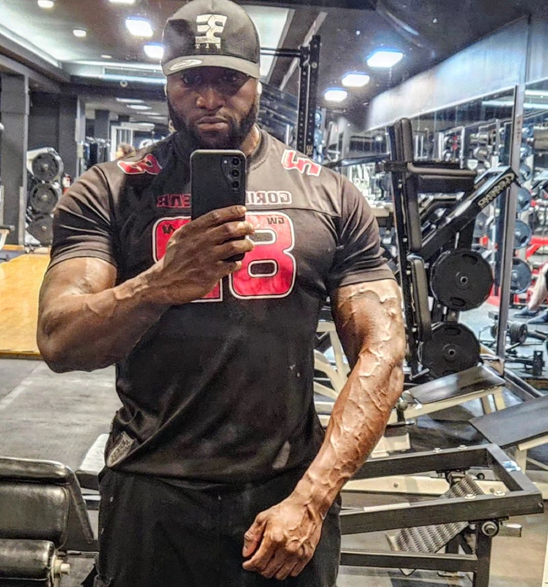 mrmarcus9911's tweet photo. For online coaching/personal training 
and  content visit  31 k plus and growing Instagram profile  

https://t.co/jzt5jnuKvS  

#instagram #bodybuilding #fitness #onlinecoach #fitnesstrainer #getfit #twitterfitness https://t.co/YNz4FpiCRk