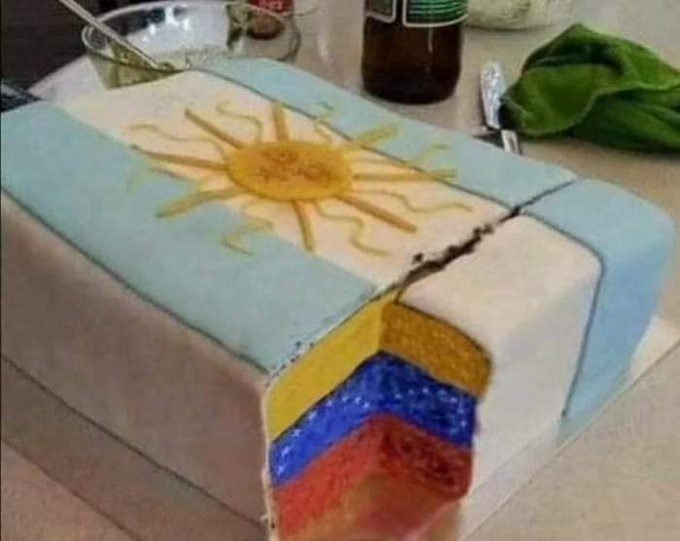 PPauli94's tweet photo. Mientras tanto Argentina votando por Massa https://t.co/xMa0och2U1