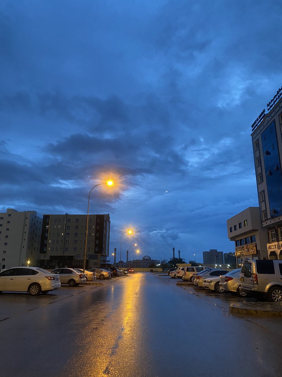 WesamAmri's tweet photo. صبحكم الله بالخير..

أمطار الخير تتساقط وتدفق المزيد من السحب الممطرة، السعادة الجنوبية
#اعصار_تيج 
#الحالة_المدارية https://t.co/0tbMNTwkCY