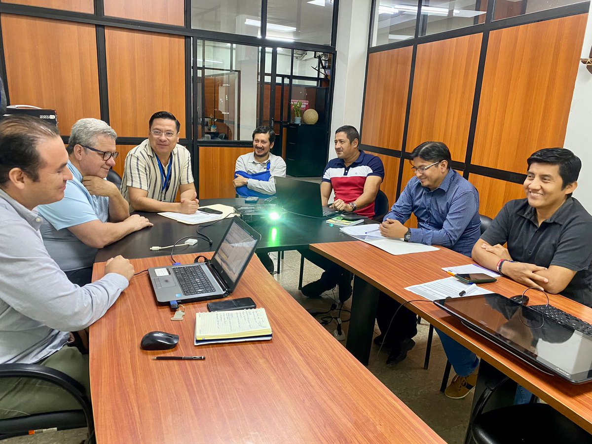 max_gaibor's tweet photo. Como Dirección Zonal 5 del IEPS mantuvimos una reunión de trabajo con la Prefectura de #SantaElena y la #Conagopare quienes expusieron proyectos de  asociaciones productivas actores de la economía popular y solidaria, buscamos juntos darle viabilidad a estas propuestas. https://t.co/V464vnoFnI